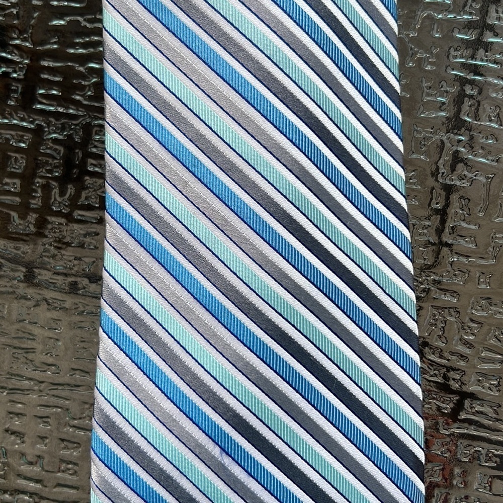 Striped tie - Picture 2 of 5